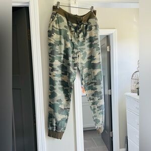 Lucky Brand Joggers NWT